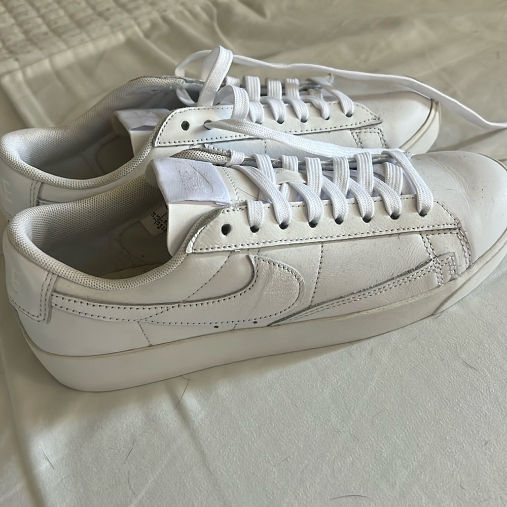 White Nike Blazer Low